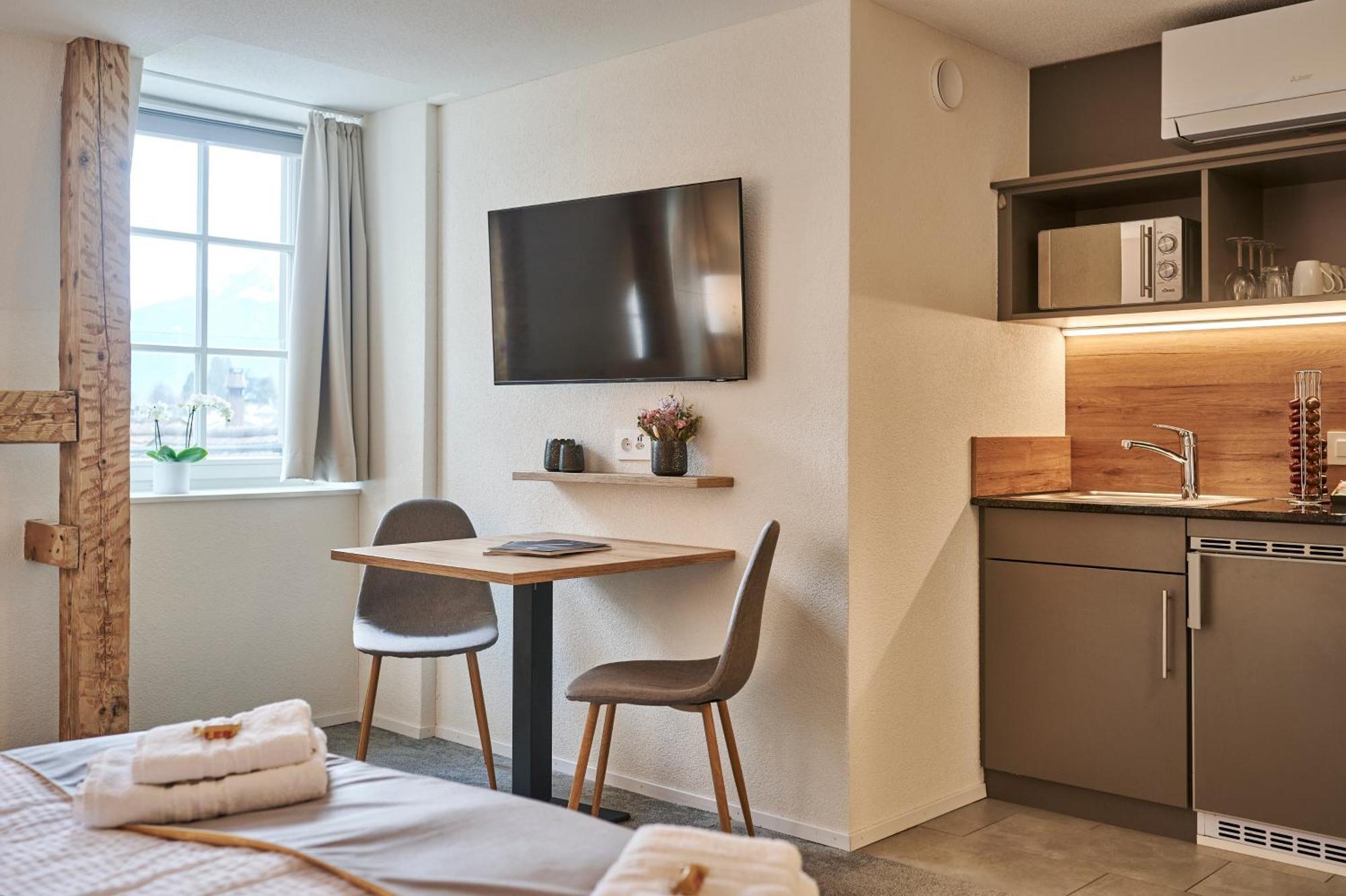 Aparthotel Krone - Self Check-In Unterseen Exterior foto
