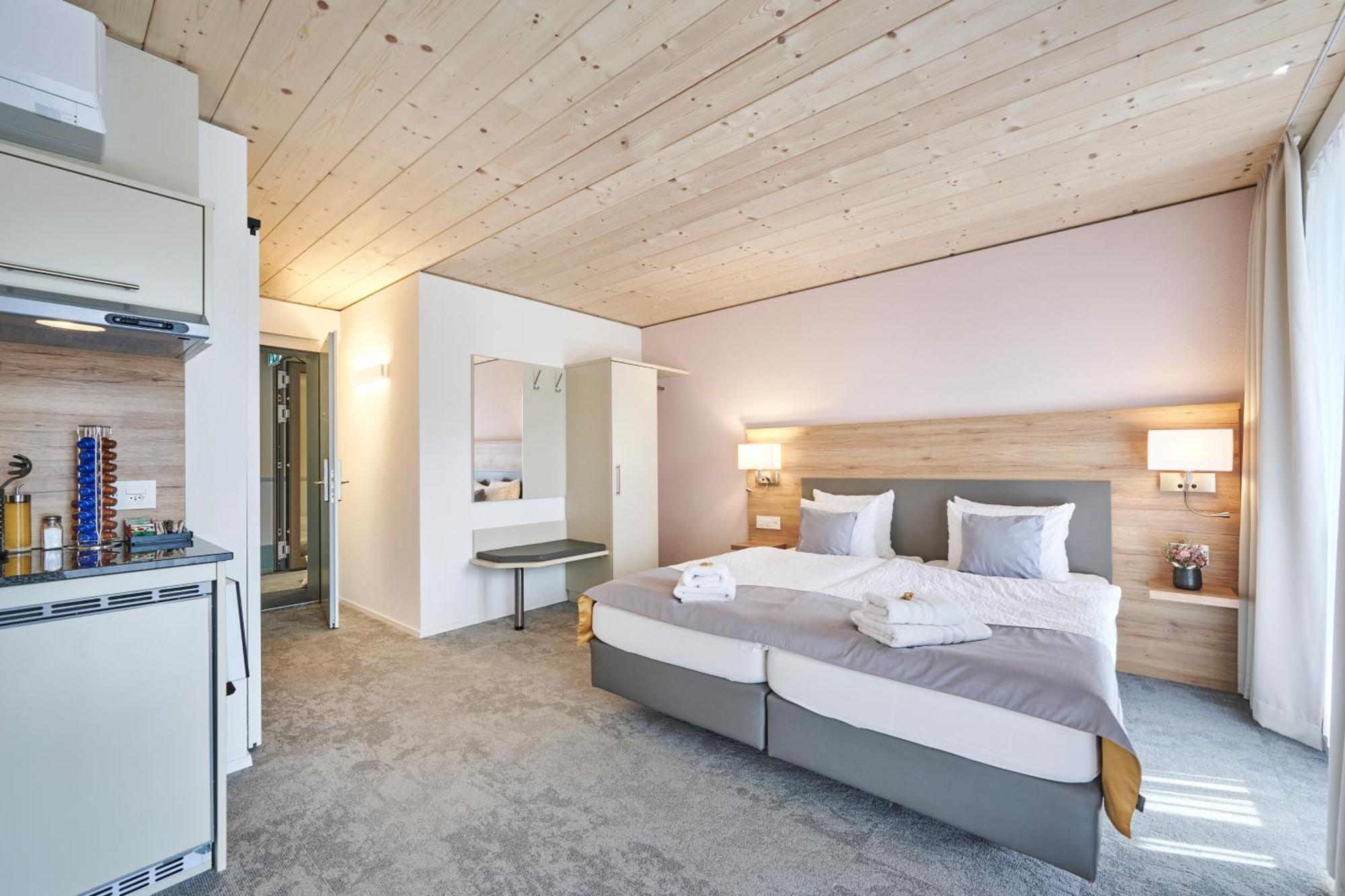 Aparthotel Krone - Self Check-In Unterseen Exterior foto