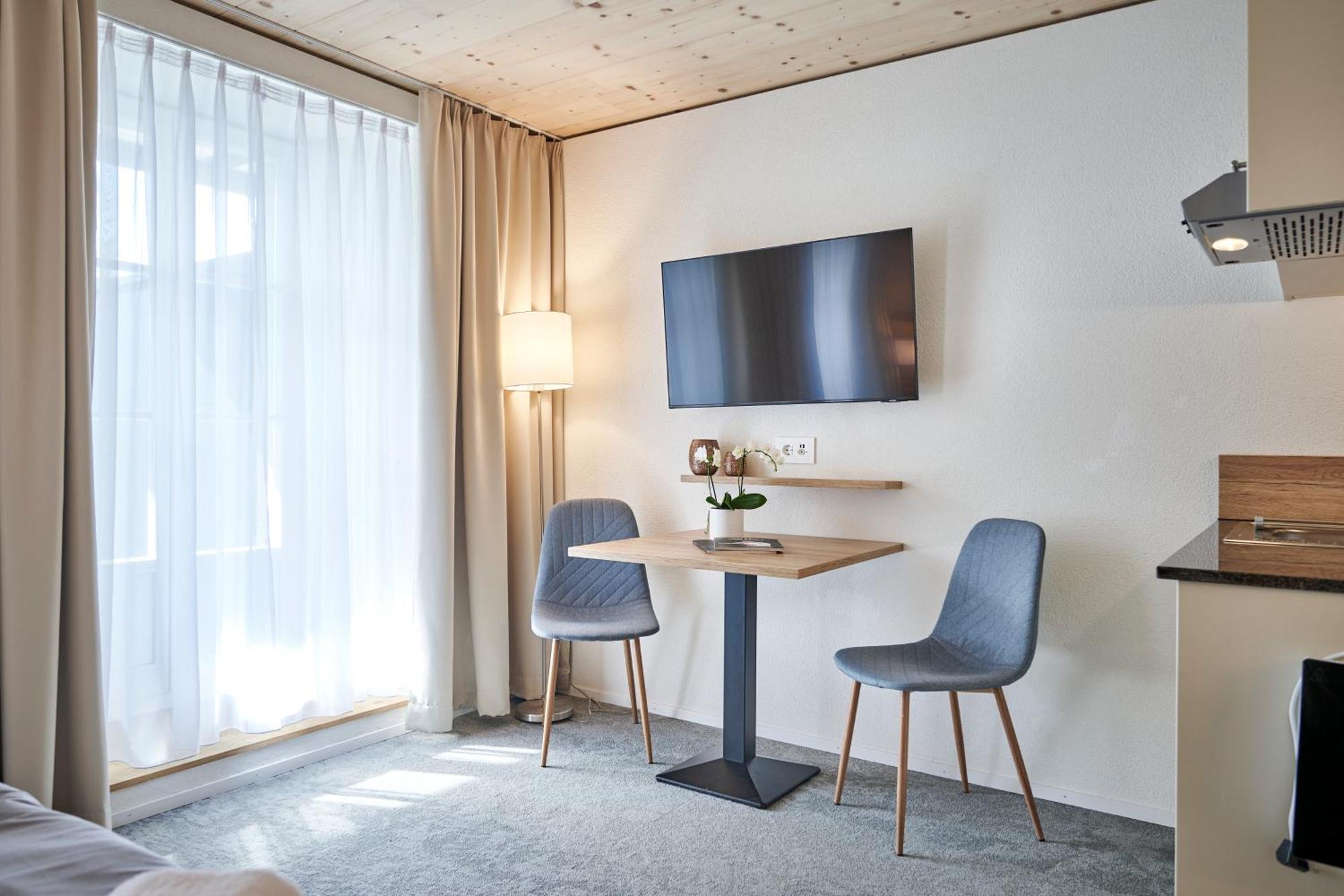 Aparthotel Krone - Self Check-In Unterseen Exterior foto