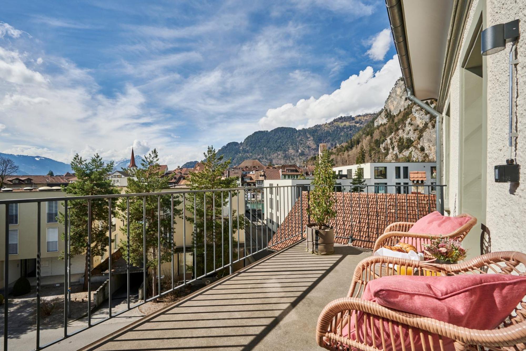 Aparthotel Krone - Self Check-In Unterseen Exterior foto